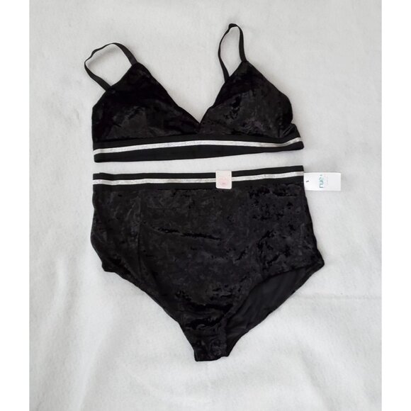 rue21 Other - Panty & Bra Set 2X Black Velour Silver Trim Sexy rue21